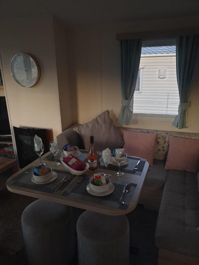 Tunstall View Caravan Holidays At Sand Le Mere Exterior foto